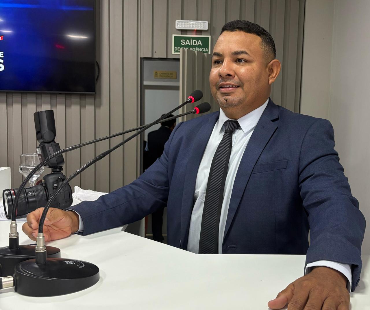 Vereador Naldo Lima solicita implantação de aparelho de ressonância magnética em Parintins