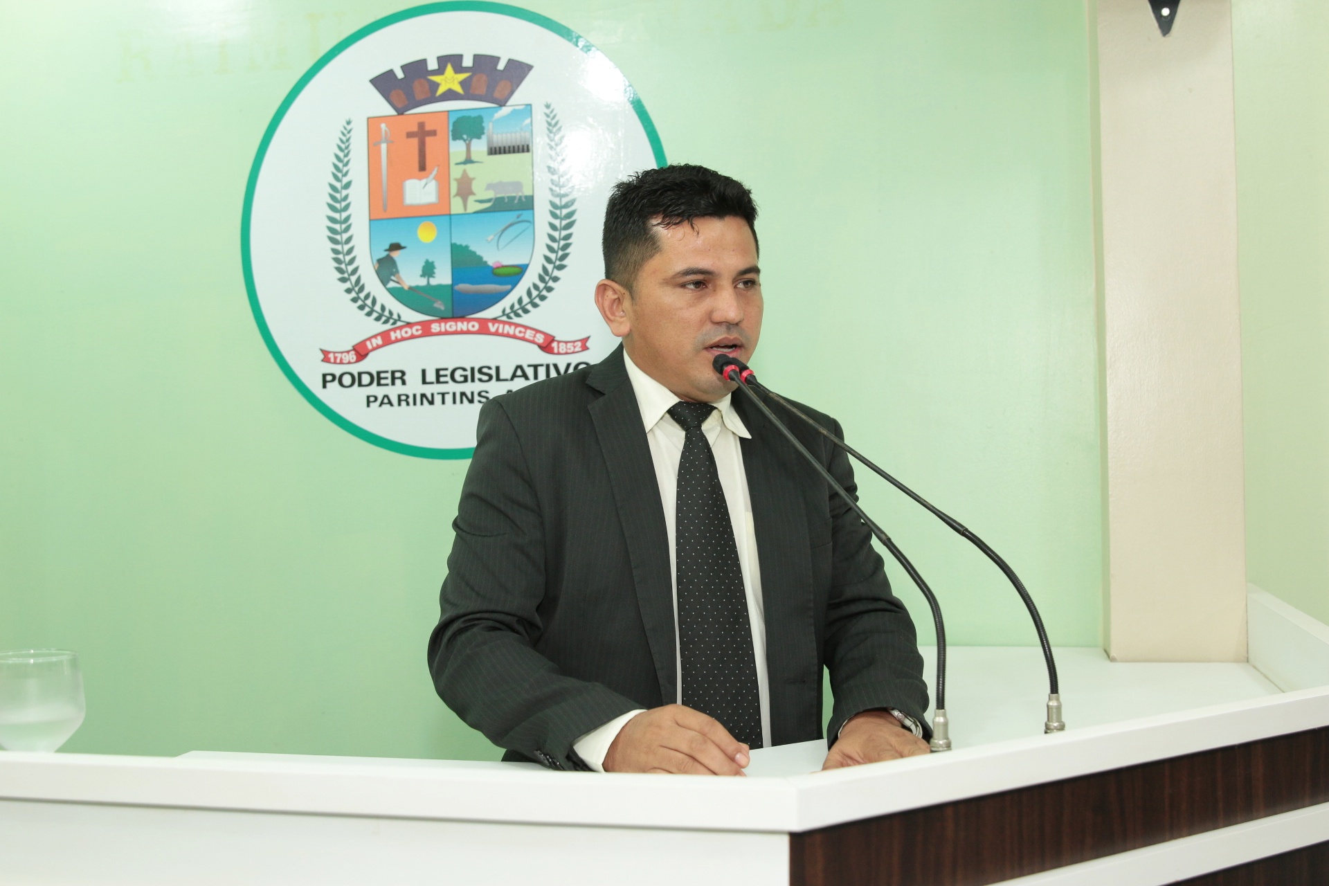 Vereador Renei faz cobrança à Semed