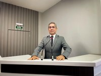 Vereador solicita instalação de lombadas na Comunidade Nossa Senhora de Fátima e destaca investimento no Festival Folclórico de Parintins
