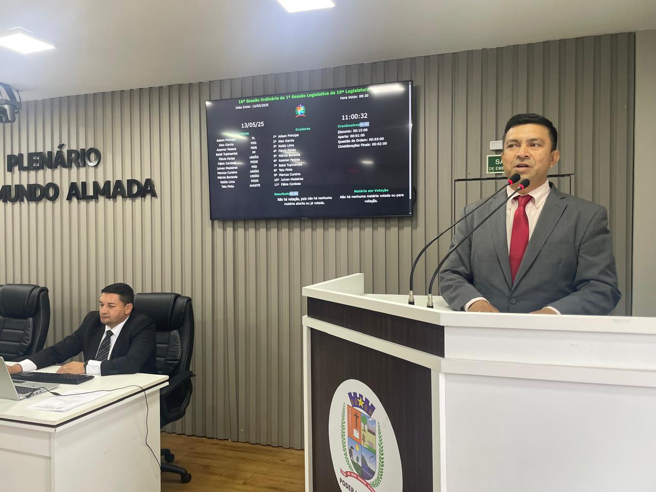 Vereador Telo Pinto solicita homenagens a ícone da cultura e educação, com honrarias e Moções de Aplausos