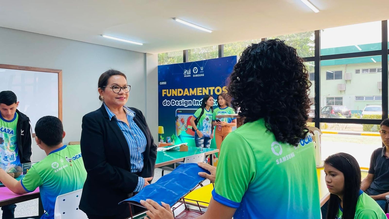 Vereadora Márcia Baranda propõe parceria com Projeto Ocara para implementação do Aplicativo Sus Farma em Parintins