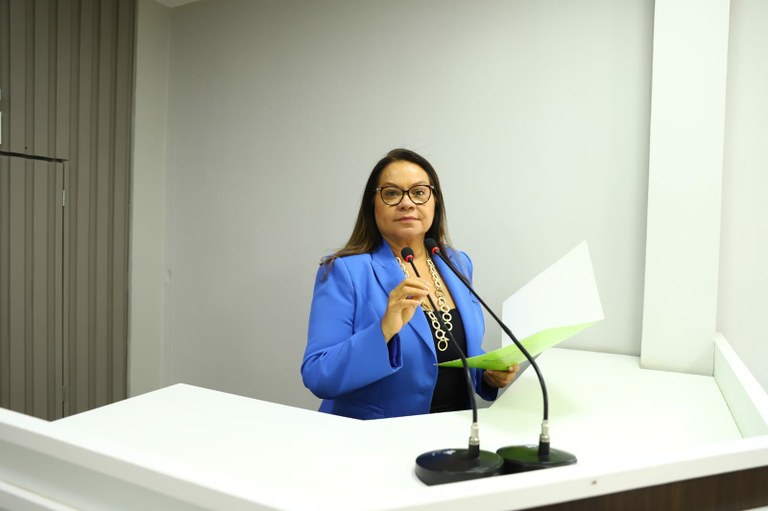 Vereadora Márcia Baranda propõe parceria para combater violência contra