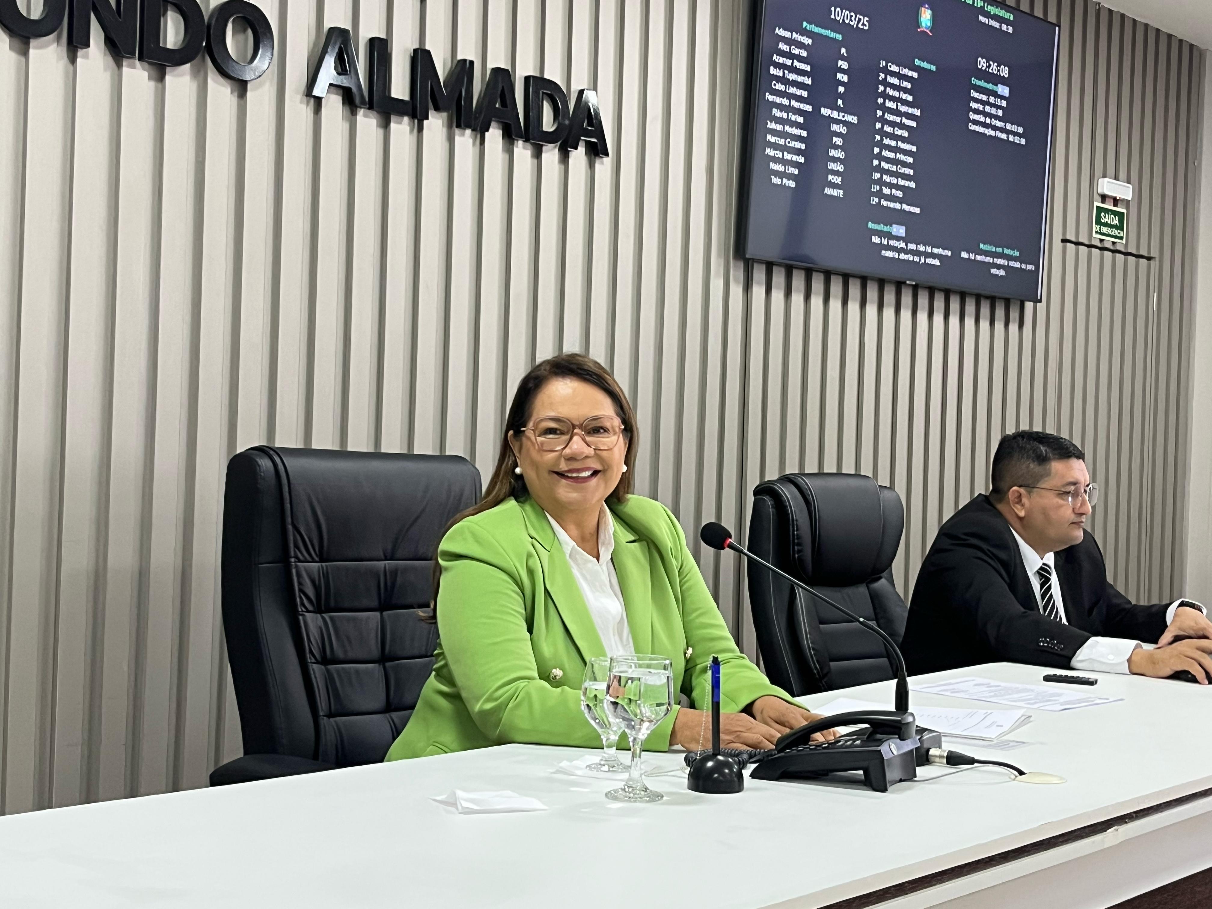 Vereadora Márcia Baranda propõe protocolo municipal para diagnóstico precoce da endometriose
