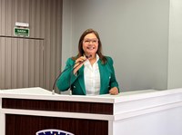Vereadora Márcia Baranda solicita contratação de proctologista para Parintins