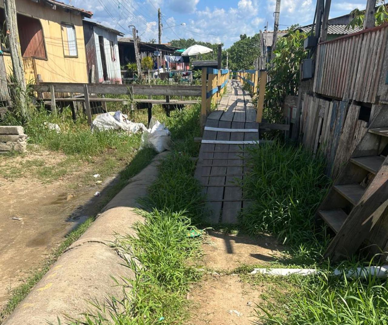 Vereadora Márcia Baranda solicita melhorias na infraestrutura do Beco Coronel Barreto Batista
