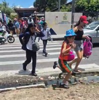 Vereadora Márcia Baranda solicita presença de guardas de trânsito em frente à Escola Waldemar Pedrosa