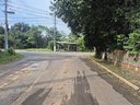 Vereadora Márcia Baranda solicita sinalização urgente na curva da Estrada do Macurany para previnir acidentes