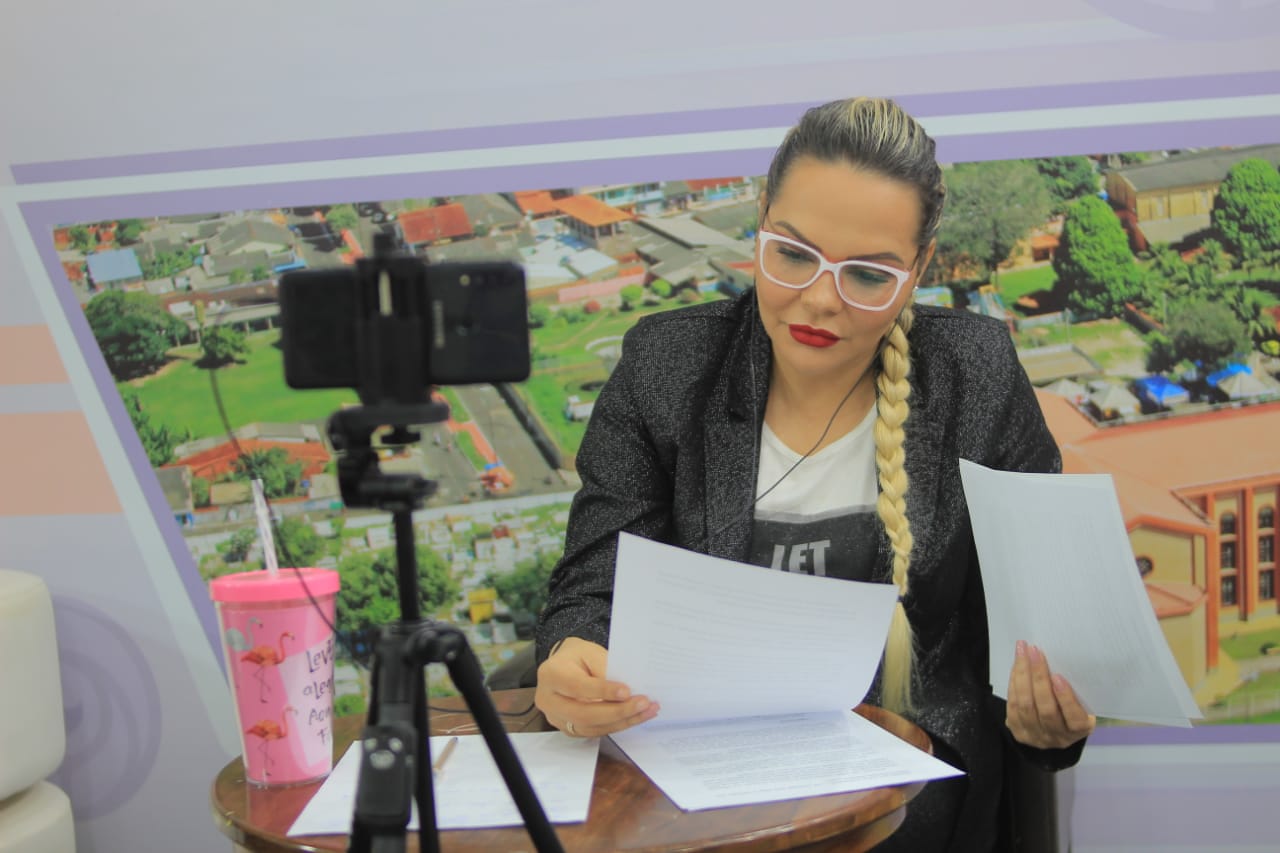 Vereadora Nêga Alencar requer melhorias e serviços para vias públicas de Parintins