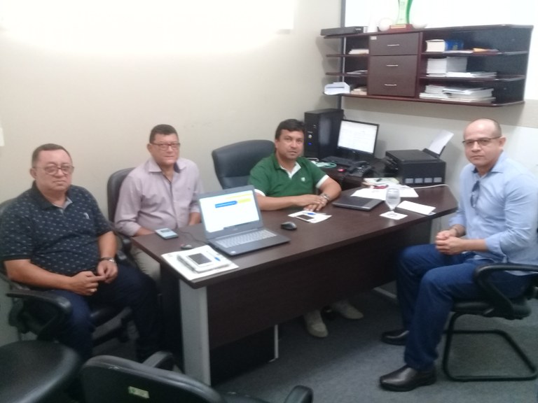 Novo delegado de Parintins visita Câmara Municipal