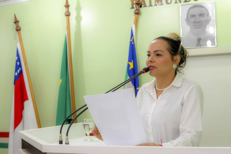 Nêga Alencar apresenta projeto para prevenir o uso de drogas nas escolas municipais