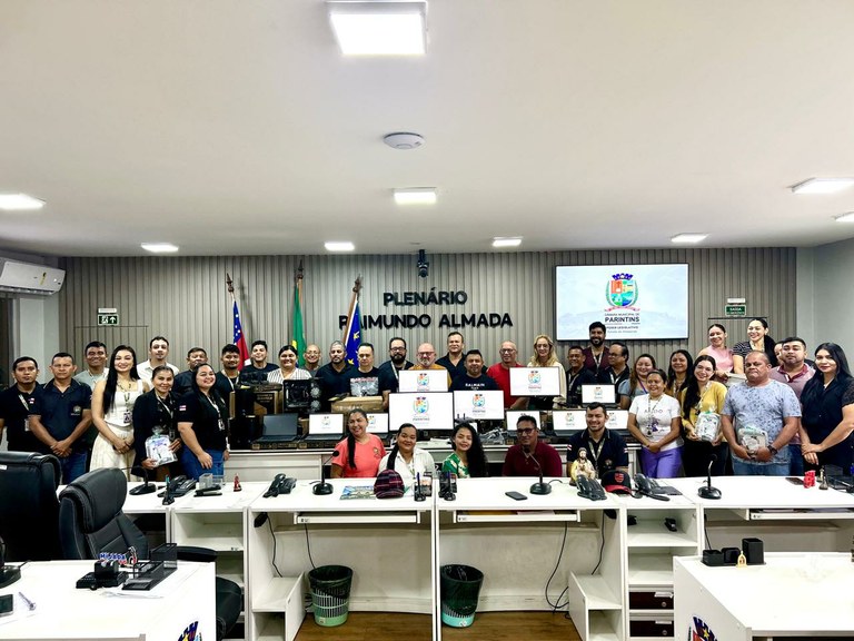 Câmara de Parintins entrega novos equipamentos e reforça estrutura tecnológica do Legislativo