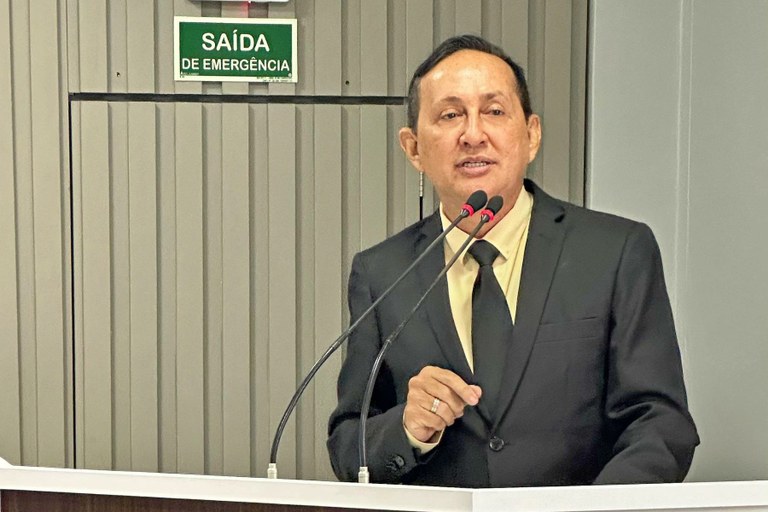 Vereador Babá Tupinambá propõe ações de combate à violência infantil nas escolas de Parintins