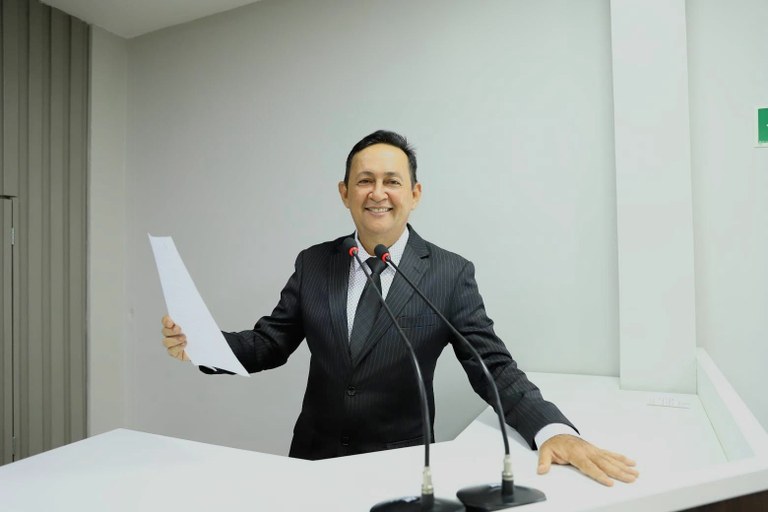 Babá Tupinambá celebra avanço em obras no bairro Pascoal Alágio