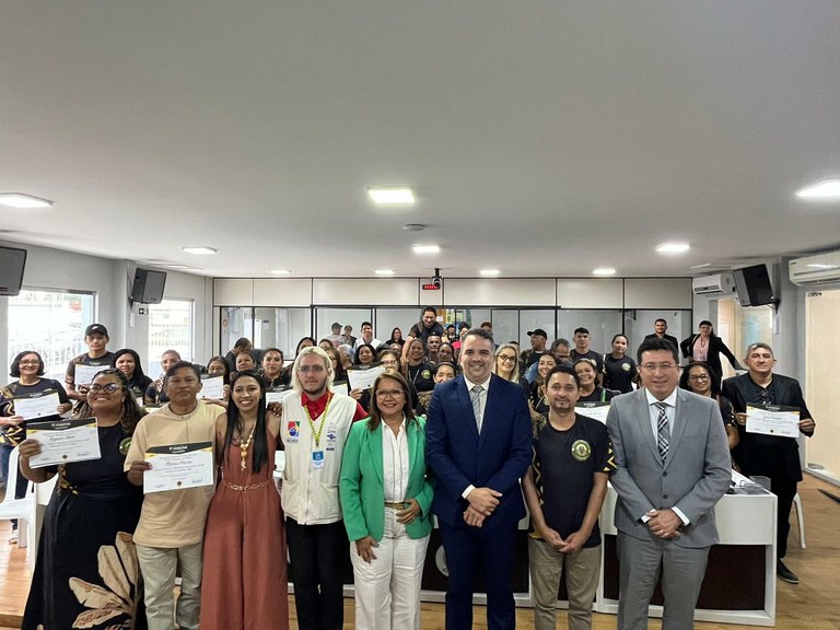 Câmara de Parintins celebra o Dia do Artesão em Sessão Especial
