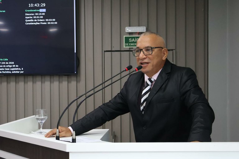 Vereador Fernando Menezes apresenta indicações voltadas à população urbana e rural de Parintins