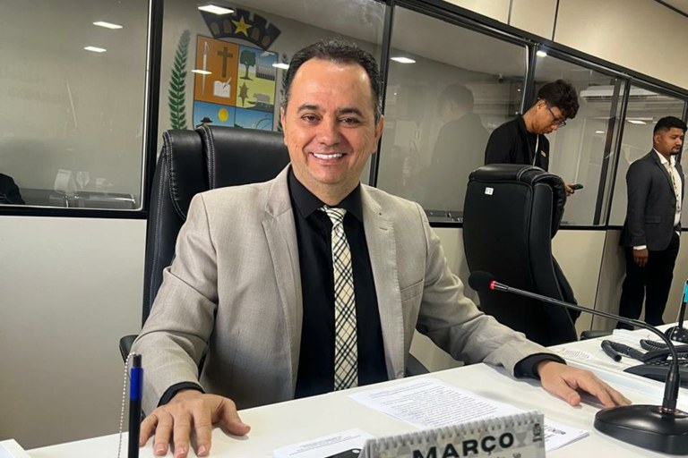 Vereador Flávio Farias solicita melhorias na Rua Guajarina Preste, no Bairro Itaúna I