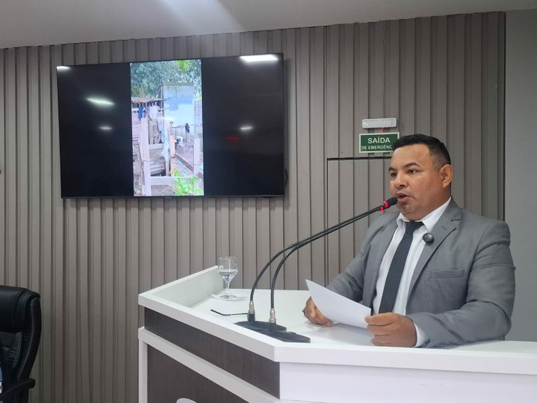 Vereador Naldo Lima solicita criação de um programa voltado ao acompanhamento e controle de pessoas em situação de rua em Parintins