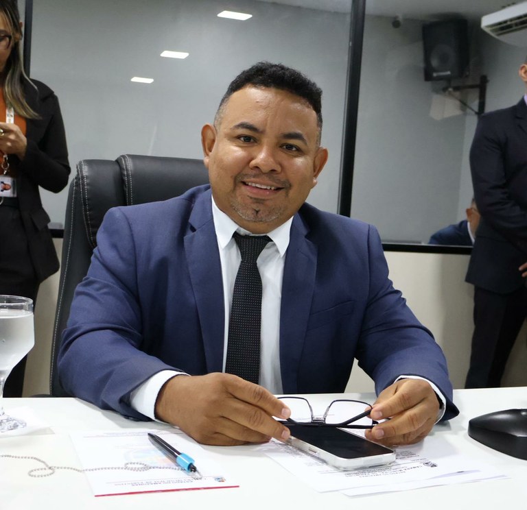 Vereador Naldo Lima volta a solicitar a revitalização da quadra esportiva do bairro João Novo