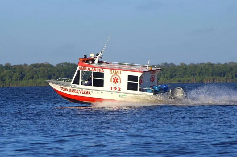 Vereadora Márcia Baranda solicita ambulancha para comunidades das regiões Leste e Sudeste da zona rural de Parintins