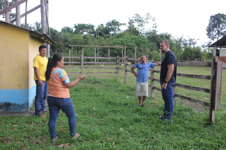 Zona rural: Vereador Azamor Pessoa visita comunidades da região do rio Uaicurapá e reforça diálogo com moradores