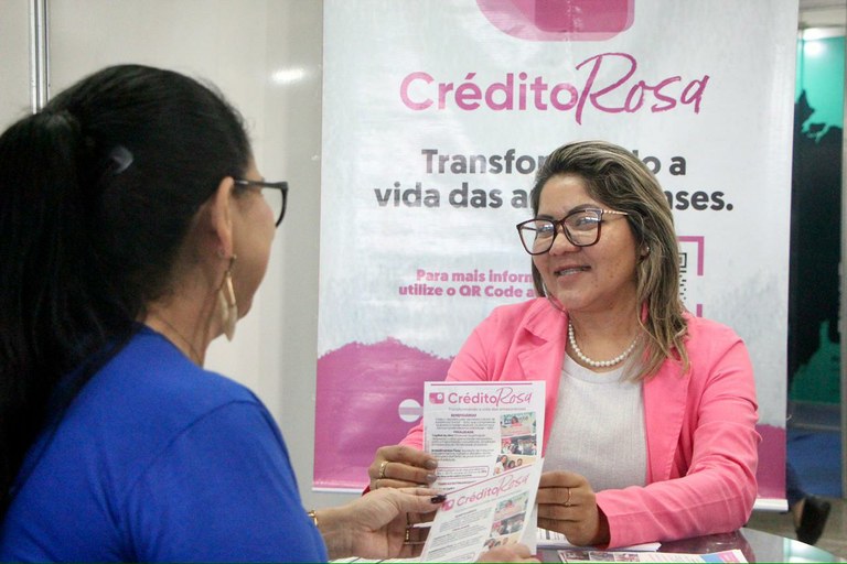 Vereadora Márcia Baranda solicita o retorno do Programa Crédito Rosa em Parintins